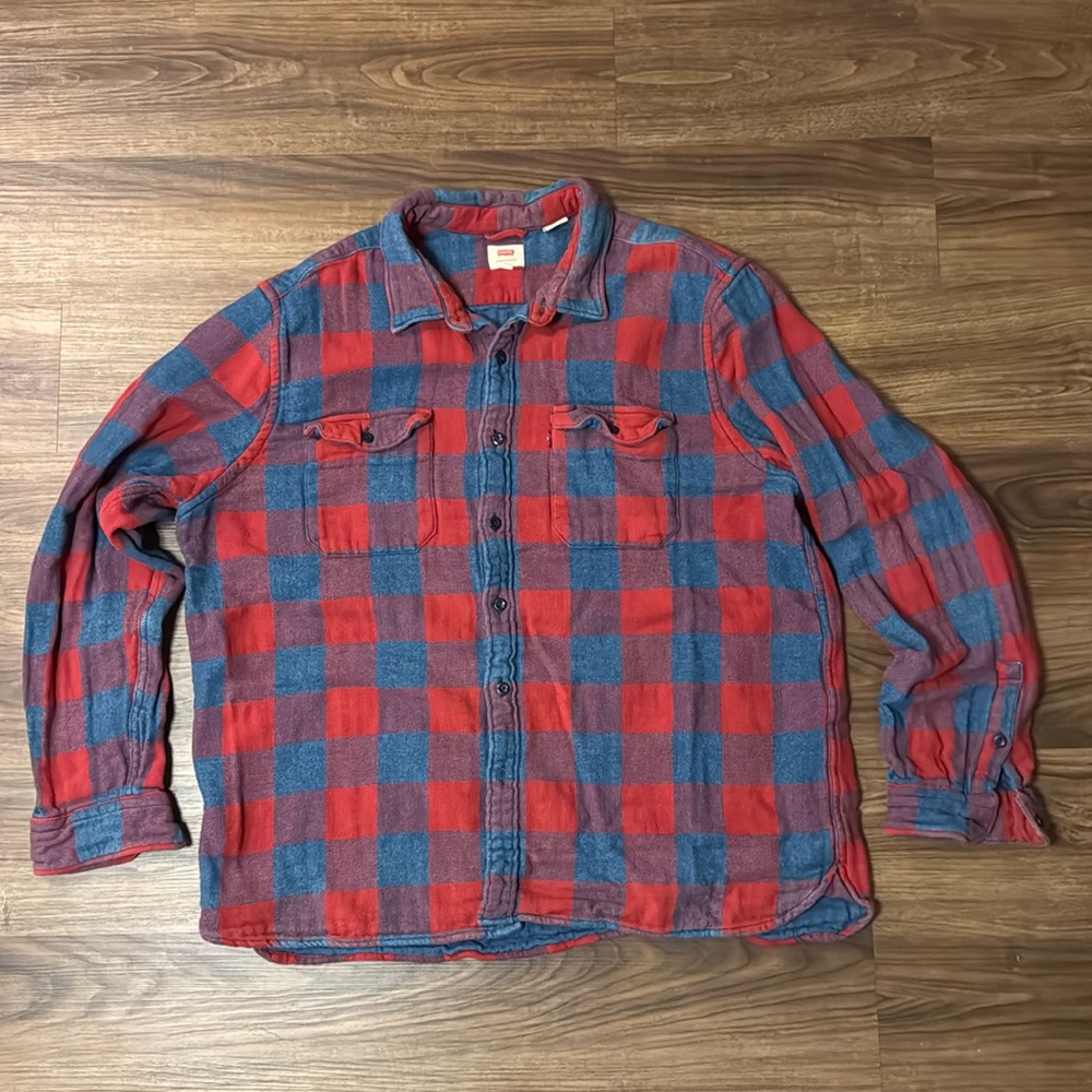 Levi’s Flannel Button Up shirt